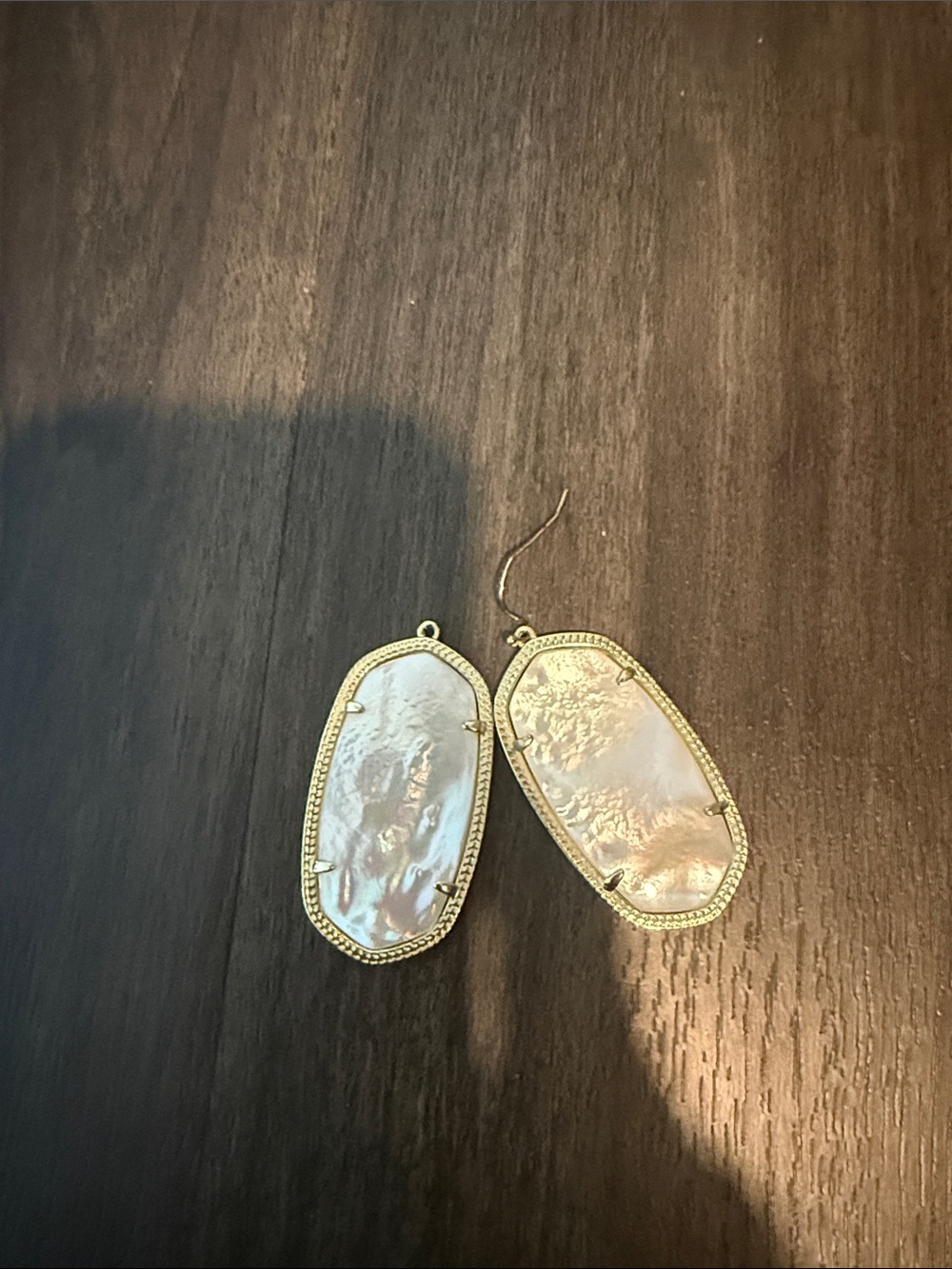 Kendra Scott White Mother-of-Pearl Gold Drop Earrings